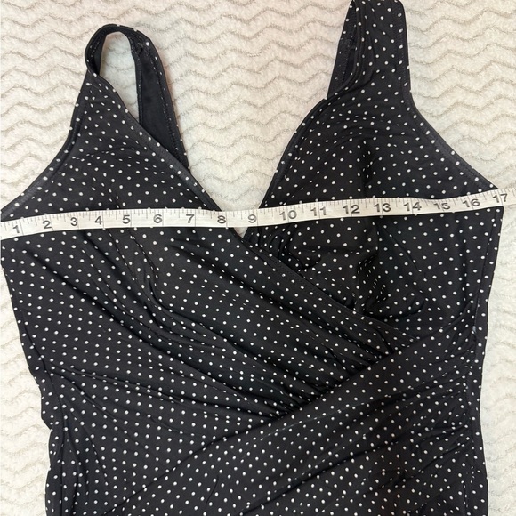 Miraclesuit Black White Polka Dot Padded One Piece Swimsuit Sz 16W - Picture 8 of 9